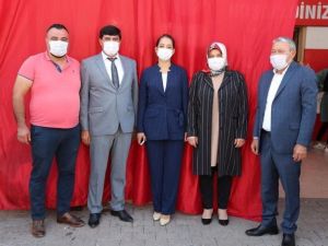 AK Parti Karaisalı Kadın Kolları Başkanlığına Özge Özcan seçildi
