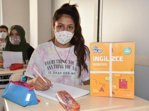 ŞEGEM’li öğrenciler kaynak kitaplarını aldı