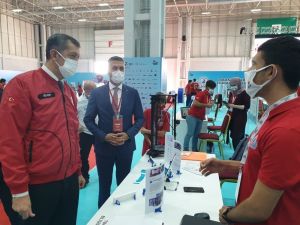 Manisa Ticaret Borsası Anadolu Lisesi öğrencilerinden Bakan Selçuk’a GETAP sunumu