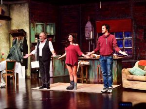 BAKSM sezonu “Pencere” oyunuyla açtı