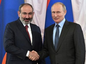 Paşinyan sonunda Putin ile görüşebildi