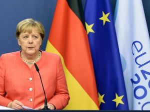 Almanya Başbakanı Merkel: “Aralık ayında Türkiye ile vize serbestisi görüşülecek”