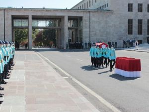 Eski Bakan Zeki Ergezen için TBMM’de Devlet Töreni düzenlendi