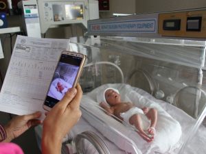 Bebeklerini göremeyen aileler için online sistem