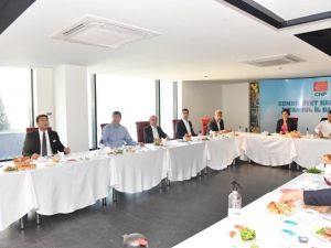 Başkan Yüksel, CHP İstanbul İl Başkanlığı’nın toplantısına katıldı
