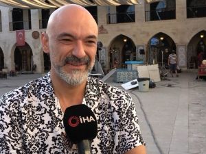 Rolleri başlarına bela oluyor