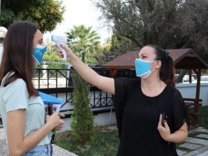 Radikal Eğitim Kurumları girişinde HES kodu uygulaması