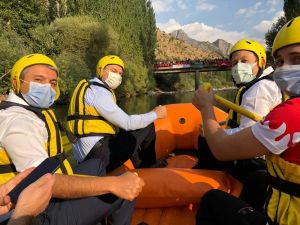 Bakan Soylu Kato’da rafting yaptı