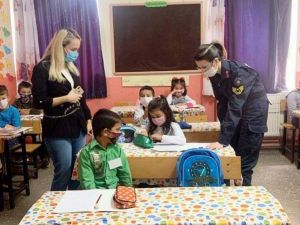 Öğrencilere “Jandarma Çocuk Dergisi” ve boya kalemi dağıtıldı