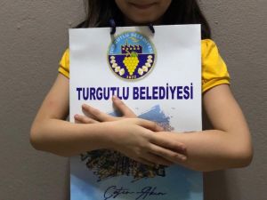 Turgutlu’da öğrenciler tabletleriyle buluşmaya başladı