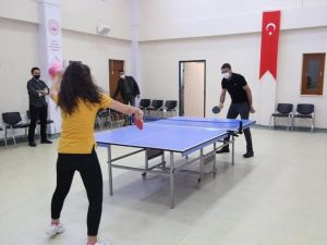 Vali Çelik’ten Sevgi Evleri’ndeki çocuklara sürpriz