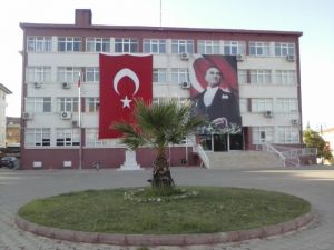 Karacasu Kaymakamlığından öğrencilere, televizyon desteği