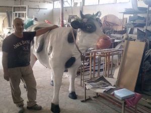 Denizli’den dünyaya polyester inek ihracatı