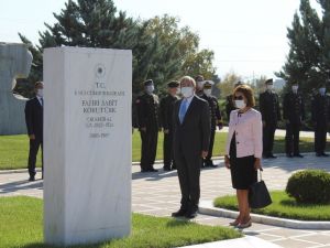Altıncı Cumhurbaşkanı Fahri Sabit Korutürk’ün vefatının 33. yıldönümü Ankara Devlet Mezarlığında düzenlendi