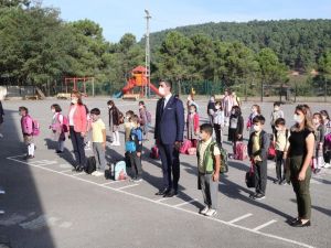 Başkan Gökhan Yüksel, Yüz Yüze Eğitimin ilk gününde öğrencileri yalnız bırakmadı