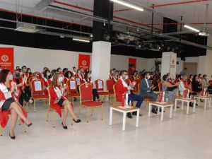 İzmir Kavram Meslek Yüksekokulu akademik yılı açıldı