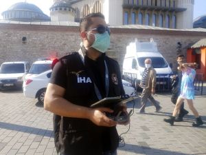 Taksim’de turistlere yönelik korona virüs denetimi