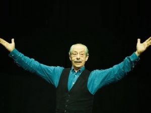 New York’ta sergilenen oyun Genco Erkal ile Denizli’ye geliyor