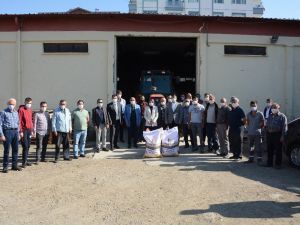 Akyurt Belediyesi çiftçilere arpa tohumu dağıttı