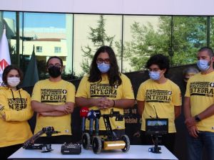 Lise öğrencilerinden “Naim” isimli bomba imha robotu