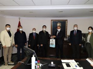 Başkan Akın TÜBİTAK birincisi Ziya Yıldız’ı ağırladı