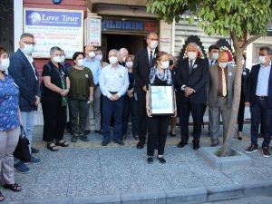 Korona virüse yenik düşen Aydın Tabip Odası Başkanı Ülkü için tören düzenlendi