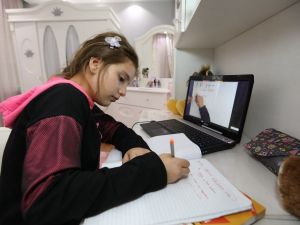 Buca Belediyesinden fırsat eşitliği için Dijital Dershane