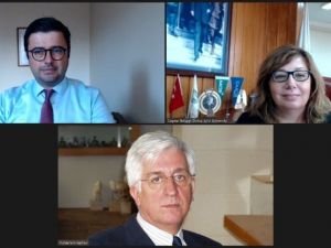 TÜSİAD Onursal Başkanı Muharrem Kayhan öğrencilerle bir araya geldi