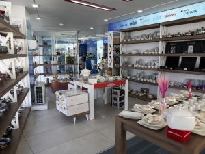 Vatandaş, AVM yerine cadde mağazalarını tercih ediyor