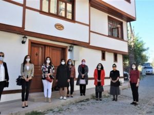 Sandıklı Kadın Kültür Evi ziyaretçilerini ağırlıyor