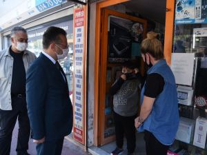 Vali Aksoy, Kuşadası çarşılarını gezdi