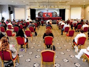 Vali Aksoy, Kuşadası’nda muhtarlarla bir araya geldi