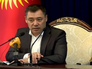 Kırgızistan’da Başbakan Caparov, Cumhurbaşkanlığı yetkilerini devraldı