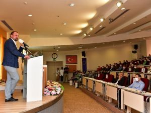 Başkan Gümrükçü’den belediye personeline 500 gün sunumu
