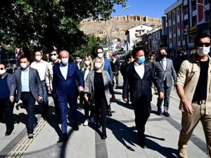 Muharrem İnce “Bin Günde Memleket Hareketi” programı kapsamında Bayburt ve Erzincan’da