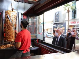 Koronaya meydan okuyan esnaf maskesiz yakalanınca “Gebermek istiyorum" dedi