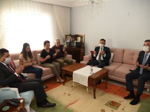 Vali Aksoy, şehit ailelerini ziyaret etti