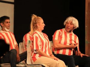 Efeler’de kültür ve sanat etkinlikleri İki Bekar’la başladı