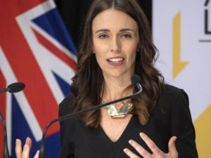 Yeni Zelanda’da seçimin galibi Ardern