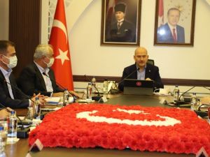 Bakan Soylu Hakkari’de güvenlik toplantısına katıldı