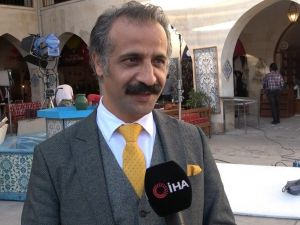 Ten rengi nedeniyle setlerin aranan oyuncusu oldu