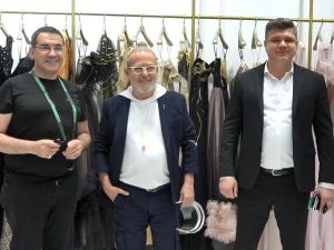 Ünlü modacılar kışın trend olacak renkleri Samsun’da açıkladı