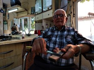 66 yıldır ekmeğini makas ve usturadan çıkarıyor