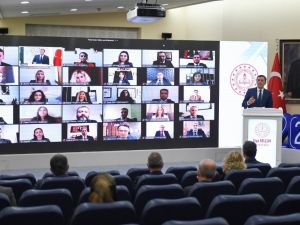 Bakan Selçuk: “Okullarımızın rengi, okullarımızın neşesi, okullarımızın niteliği doğrudan doğruya okul müdürlerimizin yetkinliğiyle ve onların motivasyonuyla ilgili bir konu”