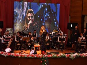 Tuzla Belediyesi Kültür Sanat Sezonu Aslı Hünel konseriyle açıldı
