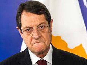 GKRY’den Kıbrıslı Türklere pasaport tehdidi