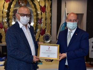 Başkan Ergün’e Kızılay’dan teşekkür belgesi