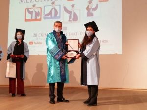 Gazi Üniversitesinde Çevrimiçi Mezuniyet Töreni