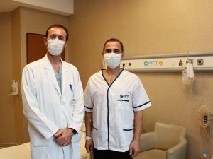 Baypas operasyonu sağ ve sol meme atardamarı ile kol atardamarları kullanılarak yapıldı