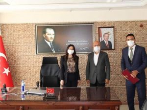 Hayırsever iş adamı 49 yıl önce mezun olduğu okula yardım ediyor